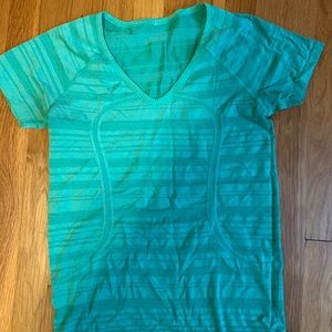 Lululemon swiftly v neck